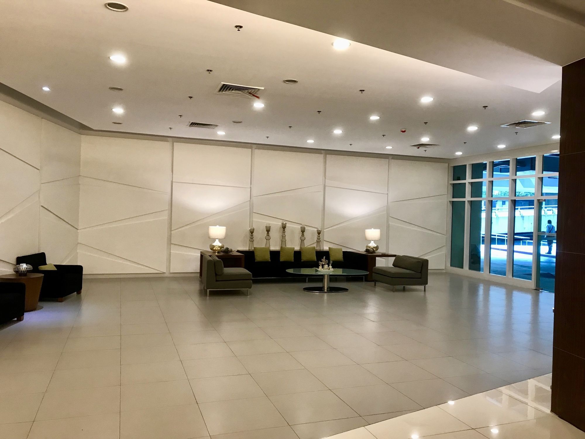 The Beacon Serviced Residences Makati City Luaran gambar